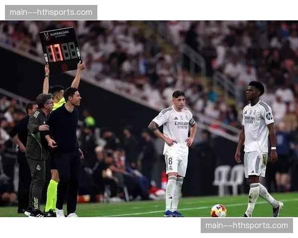 赛后声音：勒沃库森主帅阿隆索称球队本场“在边路的决策可以更好”