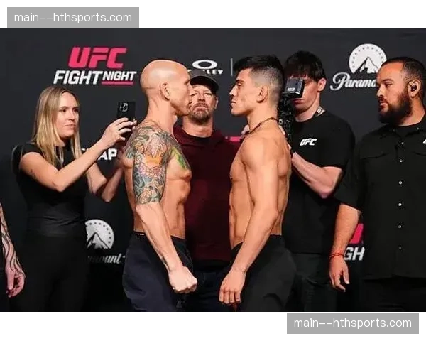 阿根廷新星凯文·瓦列霍斯首回合KO乔什·埃米特,取得UFC四连胜跻身羽量级前十 阿根廷新星凯文·瓦列霍斯首回合KO乔什·埃米特,取得UFC四连胜跻身羽量级前十