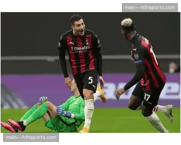 萨索洛2-1领先科莫，贝拉尔迪缺阵影响进攻效率